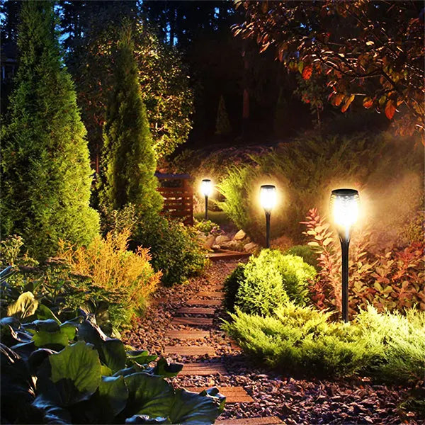 Lampa-sa-efektom-vatre-solarna.jpg